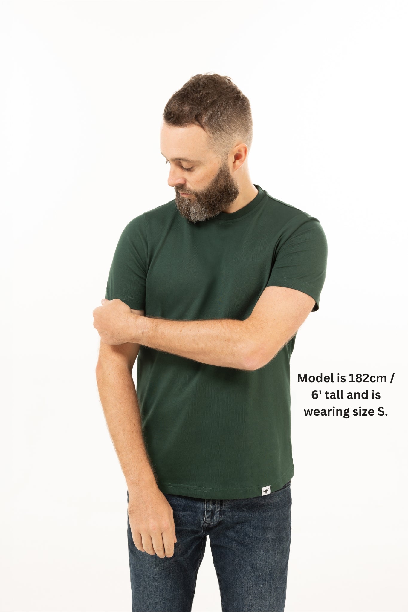 緑色の半袖Tシャツ