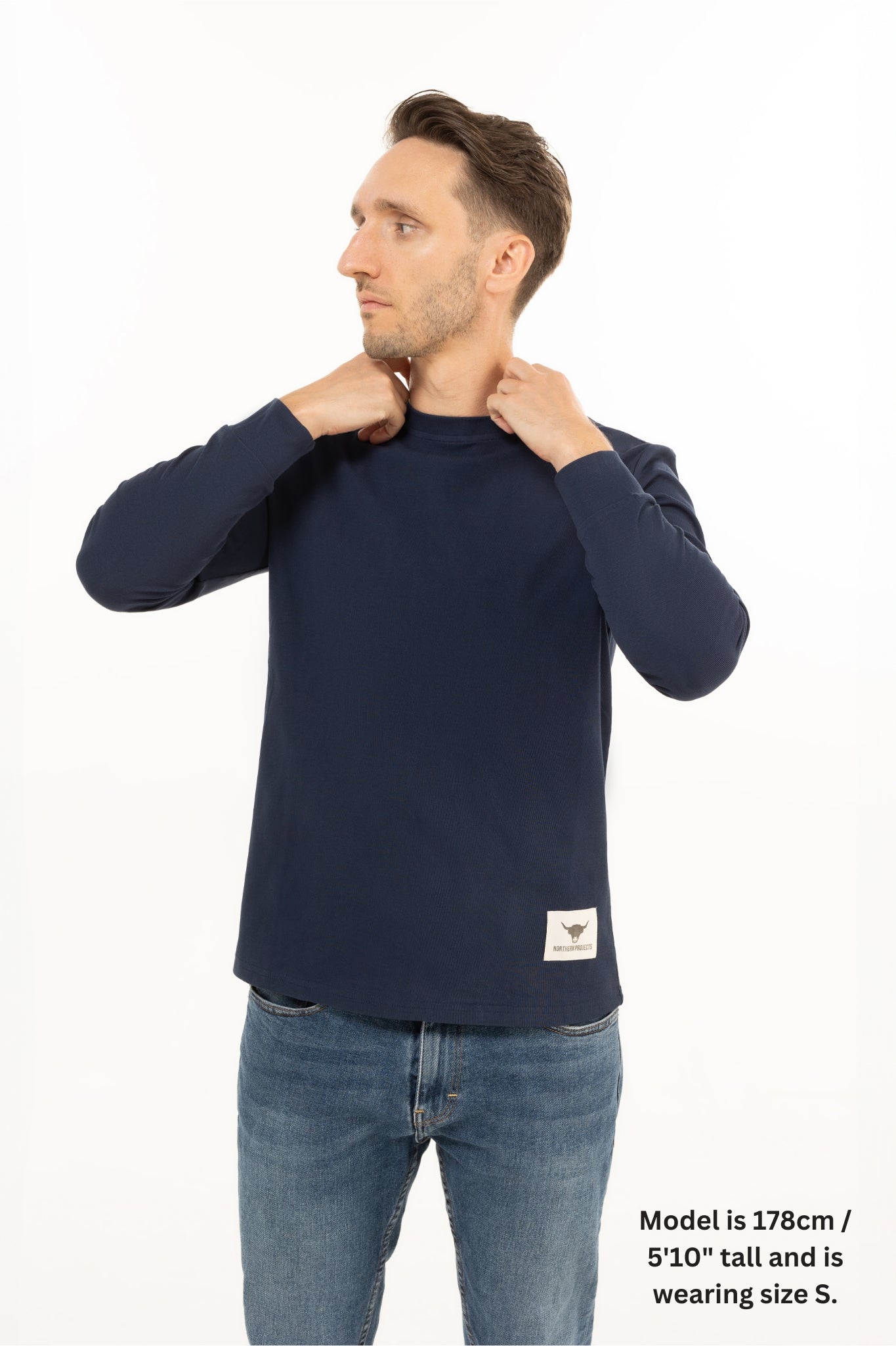 Marineblaues Langarm-T-Shirt