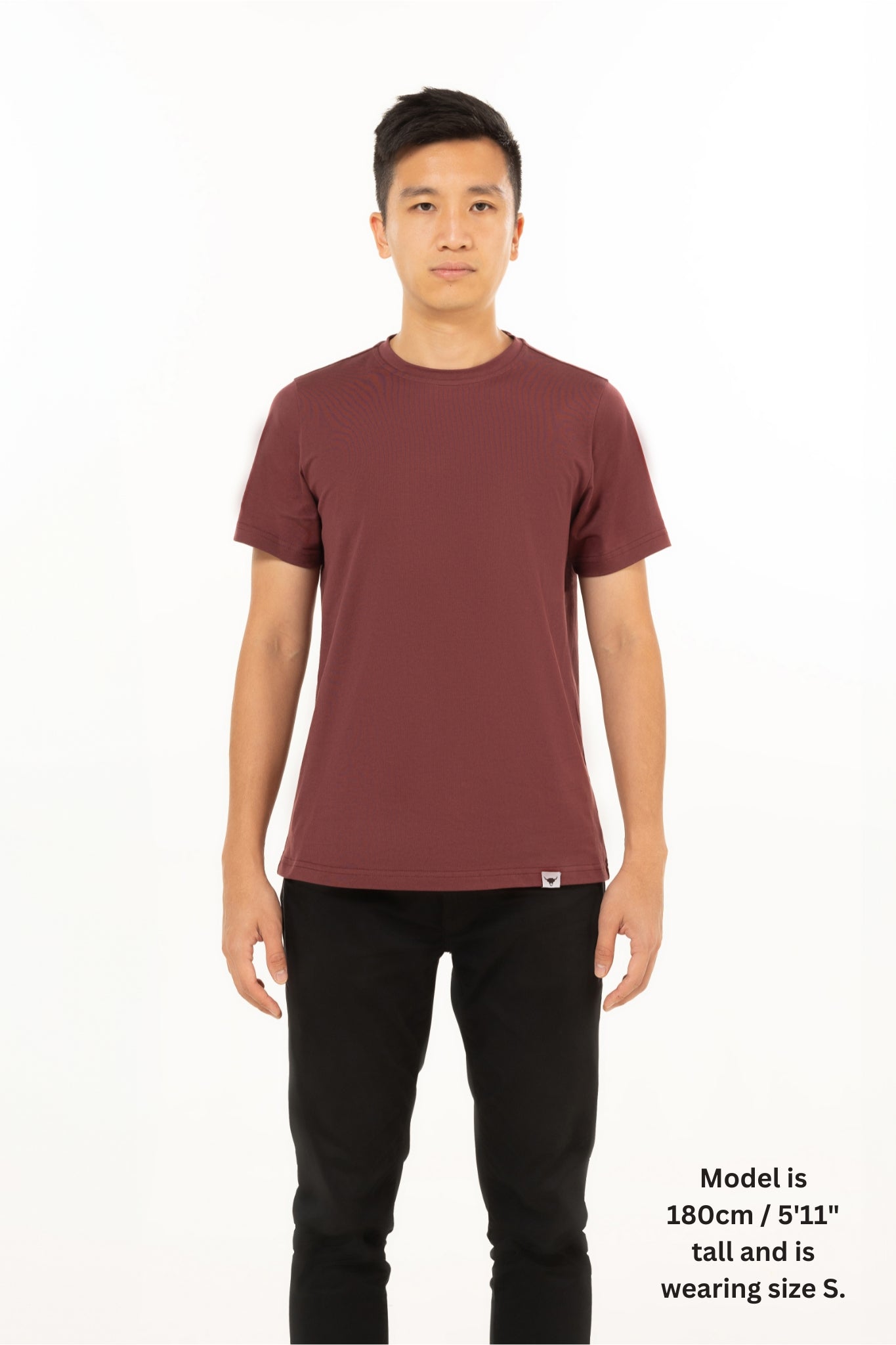 Bordeauxrotes Kurzarm-T-Shirt